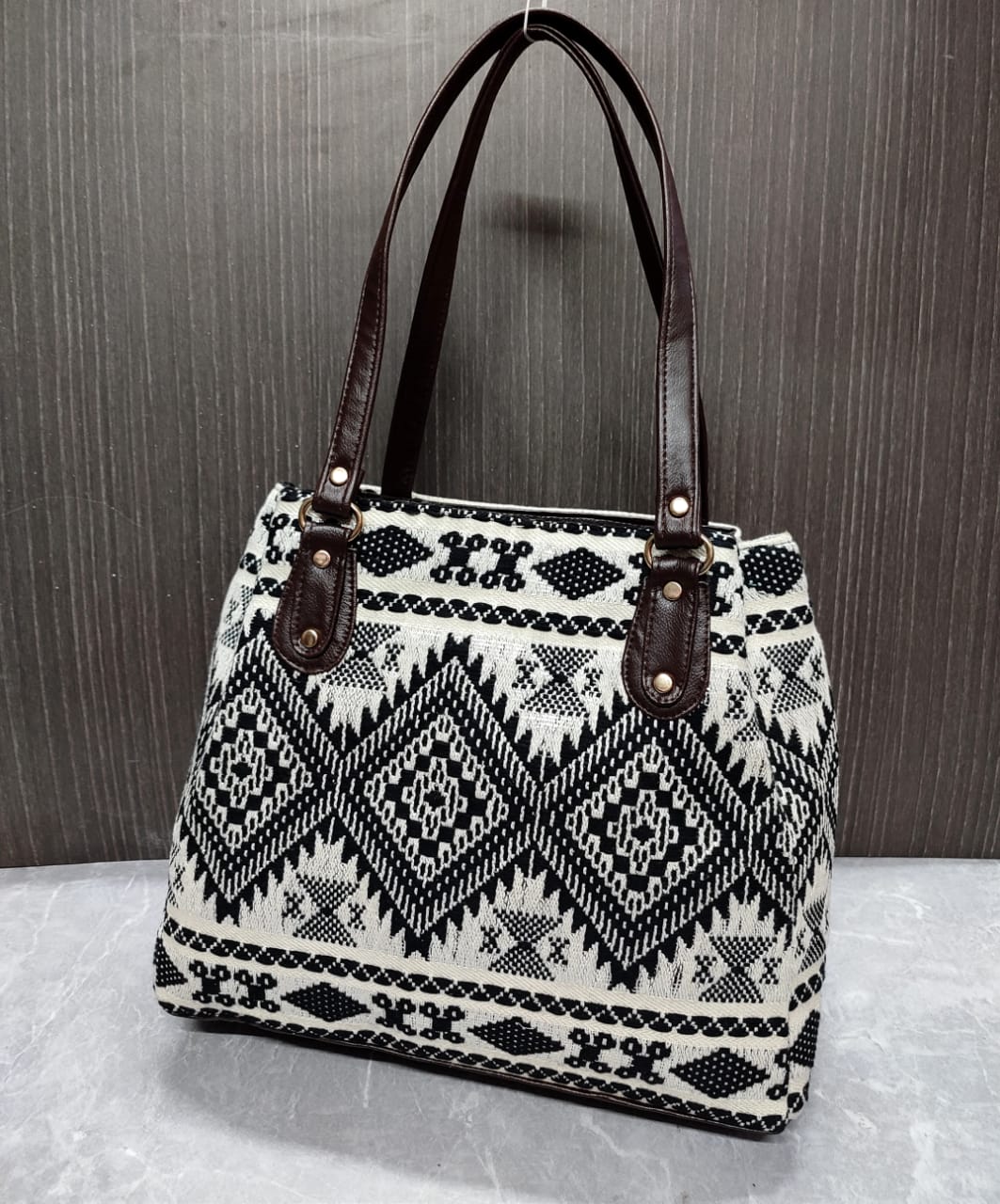 BLACK & WHITE , Jacquard 3 partition Tote for Women-SAHARA001B
